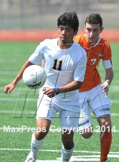 Thumbnail 3 in Pine Tree vs. Wakeland (UIL 4A Region 2 Semifinal) photogallery.