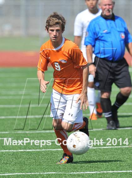 Thumbnail 1 in Pine Tree vs. Wakeland (UIL 4A Region 2 Semifinal) photogallery.