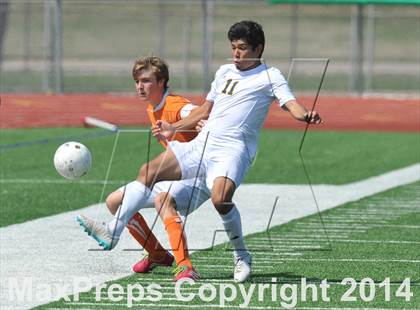 Thumbnail 2 in Pine Tree vs. Wakeland (UIL 4A Region 2 Semifinal) photogallery.