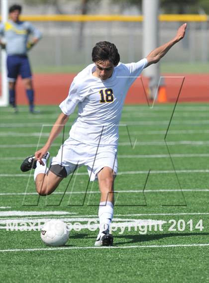 Thumbnail 2 in Pine Tree vs. Wakeland (UIL 4A Region 2 Semifinal) photogallery.