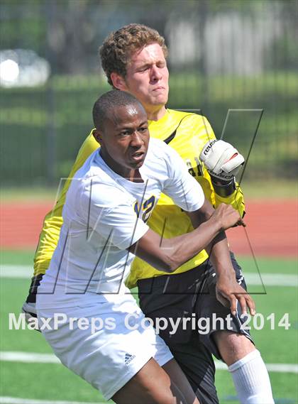Thumbnail 2 in Pine Tree vs. Wakeland (UIL 4A Region 2 Semifinal) photogallery.