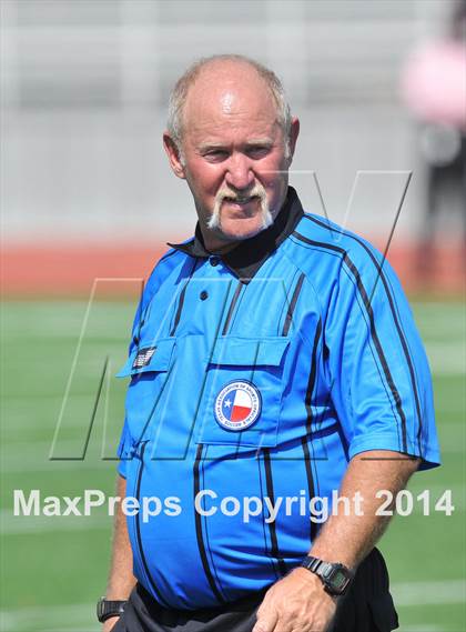 Thumbnail 2 in Pine Tree vs. Wakeland (UIL 4A Region 2 Semifinal) photogallery.