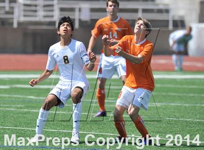 Thumbnail 1 in Pine Tree vs. Wakeland (UIL 4A Region 2 Semifinal) photogallery.