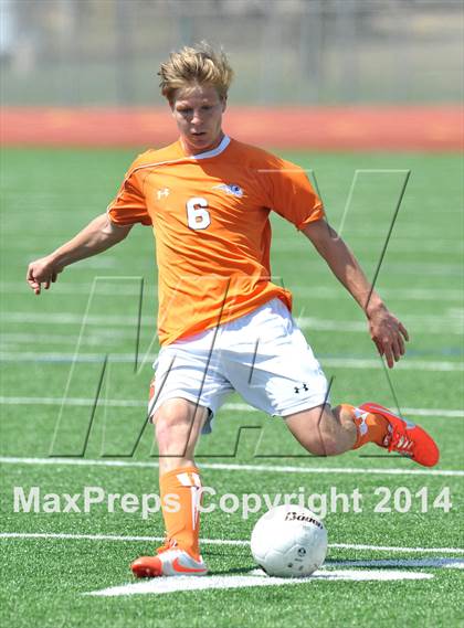 Thumbnail 2 in Pine Tree vs. Wakeland (UIL 4A Region 2 Semifinal) photogallery.