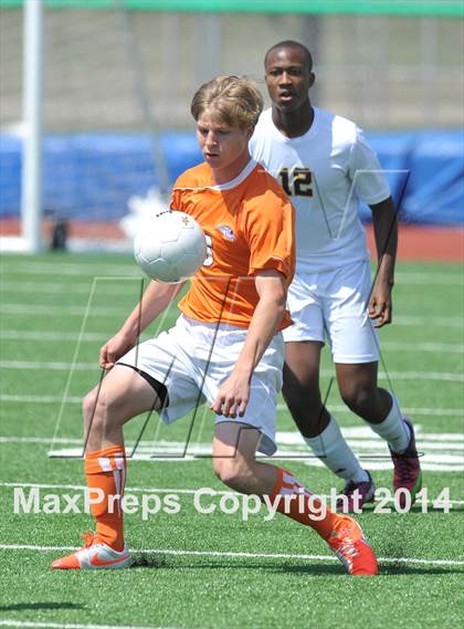 Thumbnail 1 in Pine Tree vs. Wakeland (UIL 4A Region 2 Semifinal) photogallery.