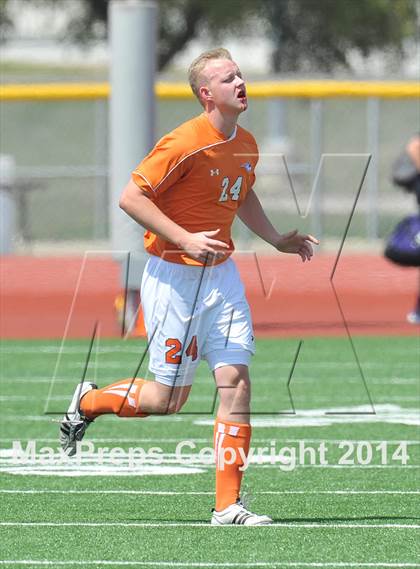 Thumbnail 2 in Pine Tree vs. Wakeland (UIL 4A Region 2 Semifinal) photogallery.