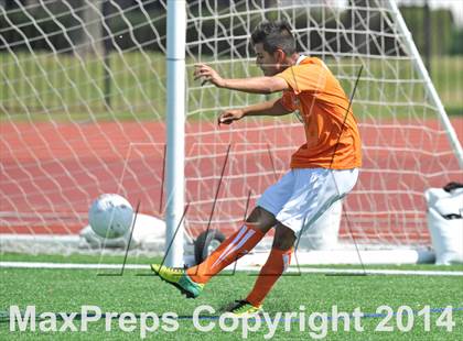 Thumbnail 1 in Pine Tree vs. Wakeland (UIL 4A Region 2 Semifinal) photogallery.