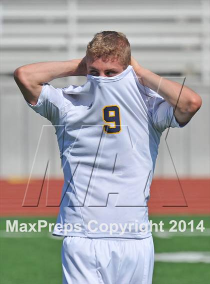 Thumbnail 1 in Pine Tree vs. Wakeland (UIL 4A Region 2 Semifinal) photogallery.