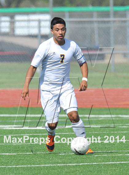 Thumbnail 2 in Pine Tree vs. Wakeland (UIL 4A Region 2 Semifinal) photogallery.