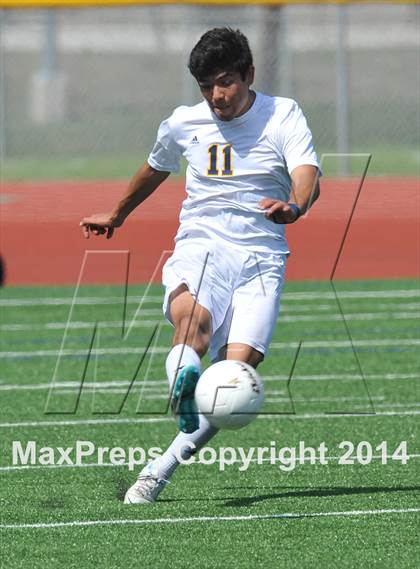 Thumbnail 1 in Pine Tree vs. Wakeland (UIL 4A Region 2 Semifinal) photogallery.
