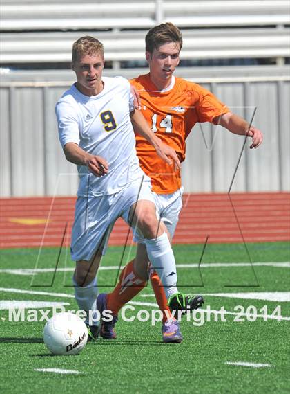 Thumbnail 3 in Pine Tree vs. Wakeland (UIL 4A Region 2 Semifinal) photogallery.