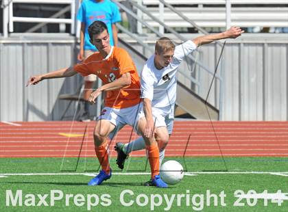 Thumbnail 1 in Pine Tree vs. Wakeland (UIL 4A Region 2 Semifinal) photogallery.