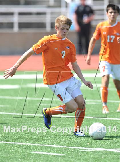 Thumbnail 2 in Pine Tree vs. Wakeland (UIL 4A Region 2 Semifinal) photogallery.