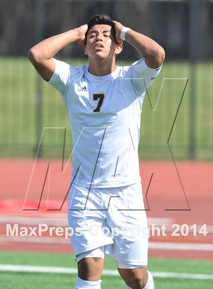 Thumbnail 1 in Pine Tree vs. Wakeland (UIL 4A Region 2 Semifinal) photogallery.