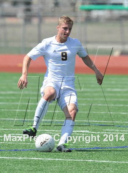 Thumbnail 2 in Pine Tree vs. Wakeland (UIL 4A Region 2 Semifinal) photogallery.