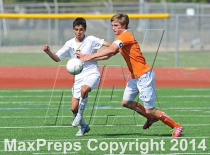Thumbnail 2 in Pine Tree vs. Wakeland (UIL 4A Region 2 Semifinal) photogallery.