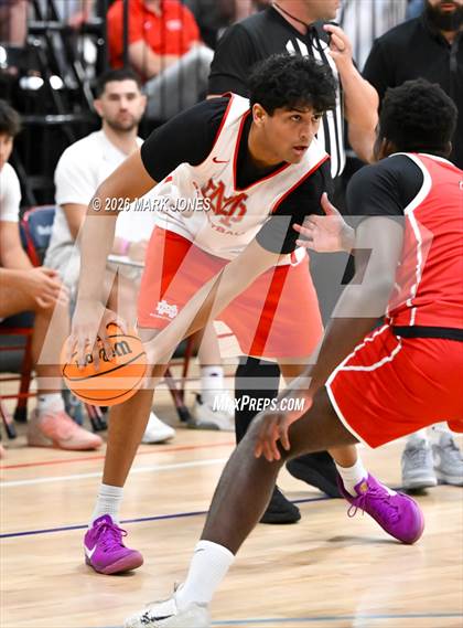 Thumbnail 2 in Mater Dei vs. Columbus (Section 7) photogallery.