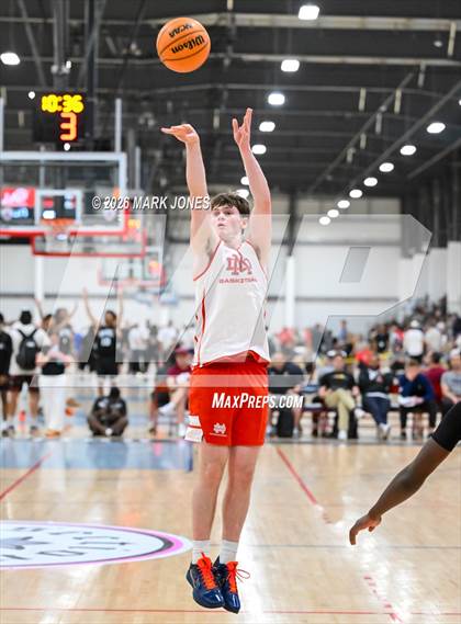Thumbnail 1 in Mater Dei vs. Columbus (Section 7) photogallery.