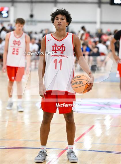 Thumbnail 1 in Mater Dei vs. Columbus (Section 7) photogallery.