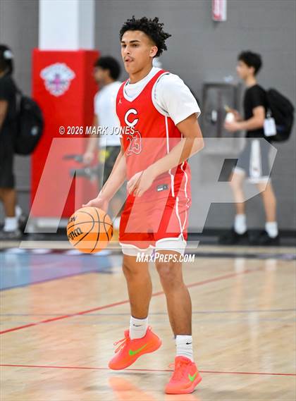 Thumbnail 1 in Mater Dei vs. Columbus (Section 7) photogallery.