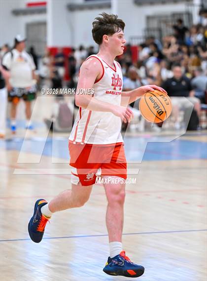 Thumbnail 1 in Mater Dei vs. Columbus (Section 7) photogallery.