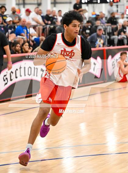 Thumbnail 1 in Mater Dei vs. Columbus (Section 7) photogallery.