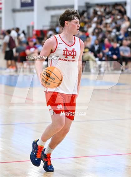 Thumbnail 1 in Mater Dei vs. Columbus (Section 7) photogallery.