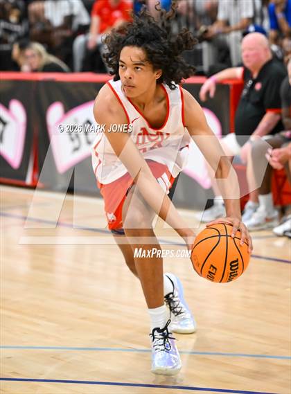Thumbnail 2 in Mater Dei vs. Columbus (Section 7) photogallery.