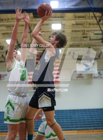 Thumbnail 3 in Summit Academy vs. Ridgeline (Eagle Holiday Shootout) photogallery.