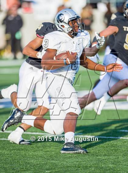 Thumbnail 2 in Guyer vs. Mansfield (UIL 6A D2 Quarterfinal) photogallery.