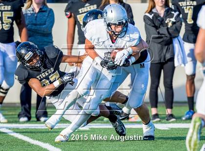 Thumbnail 2 in Guyer vs. Mansfield (UIL 6A D2 Quarterfinal) photogallery.