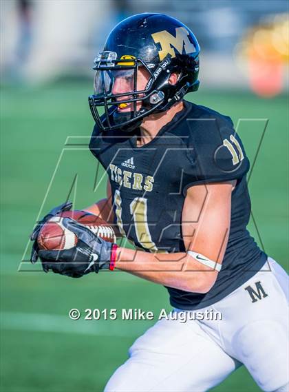 Thumbnail 3 in Guyer vs. Mansfield (UIL 6A D2 Quarterfinal) photogallery.
