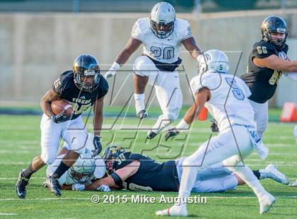 Thumbnail 2 in Guyer vs. Mansfield (UIL 6A D2 Quarterfinal) photogallery.
