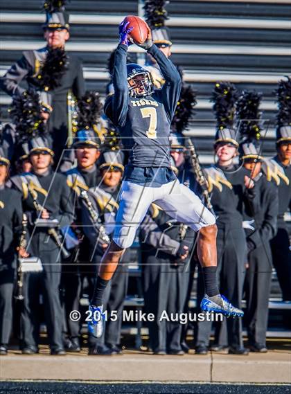 Thumbnail 3 in Guyer vs. Mansfield (UIL 6A D2 Quarterfinal) photogallery.