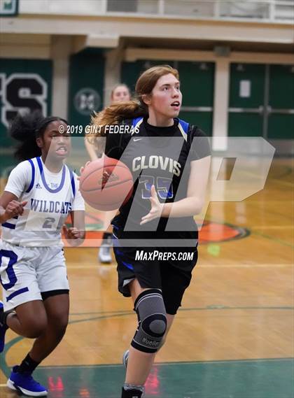 Thumbnail 3 in Clovis vs. Oakland (Lamorinda Classic) photogallery.