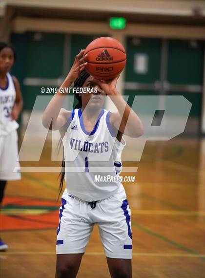 Thumbnail 1 in Clovis vs. Oakland (Lamorinda Classic) photogallery.
