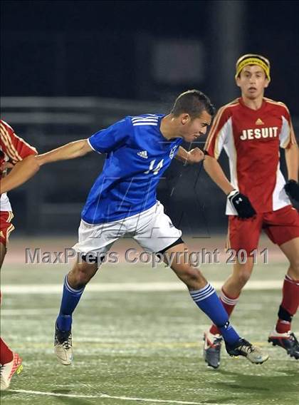 Thumbnail 1 in Davis vs. Jesuit (CIF SJS D1 Final) photogallery.