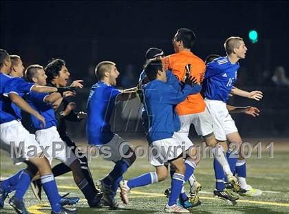 Thumbnail 2 in Davis vs. Jesuit (CIF SJS D1 Final) photogallery.