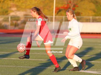 Thumbnail 2 in Cathedral Catholic vs. Edison (CIF SoCal Regional D1 Quarterfinal) photogallery.