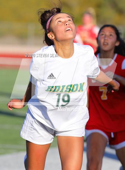Thumbnail 2 in Cathedral Catholic vs. Edison (CIF SoCal Regional D1 Quarterfinal) photogallery.