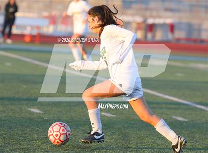 Thumbnail 2 in Cathedral Catholic vs. Edison (CIF SoCal Regional D1 Quarterfinal) photogallery.