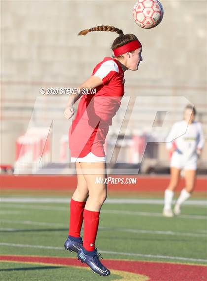 Thumbnail 2 in Cathedral Catholic vs. Edison (CIF SoCal Regional D1 Quarterfinal) photogallery.