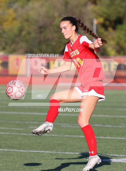 Thumbnail 1 in Cathedral Catholic vs. Edison (CIF SoCal Regional D1 Quarterfinal) photogallery.