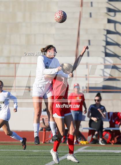 Thumbnail 3 in Cathedral Catholic vs. Edison (CIF SoCal Regional D1 Quarterfinal) photogallery.