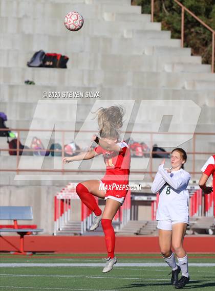 Thumbnail 2 in Cathedral Catholic vs. Edison (CIF SoCal Regional D1 Quarterfinal) photogallery.