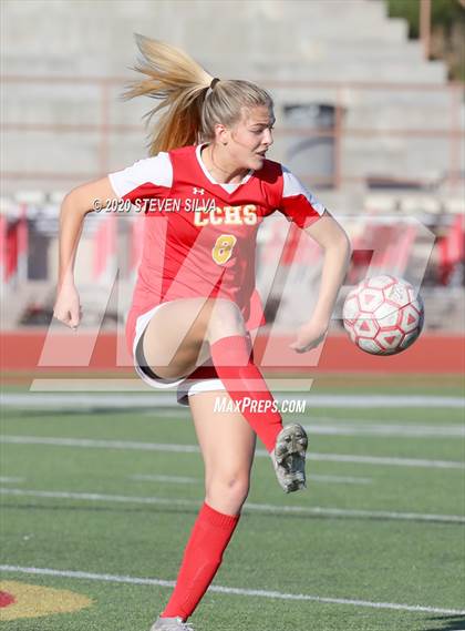 Thumbnail 2 in Cathedral Catholic vs. Edison (CIF SoCal Regional D1 Quarterfinal) photogallery.