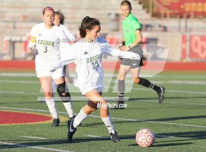 Thumbnail 3 in Cathedral Catholic vs. Edison (CIF SoCal Regional D1 Quarterfinal) photogallery.
