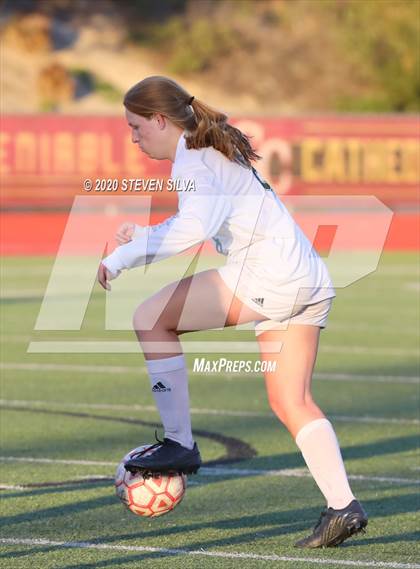 Thumbnail 2 in Cathedral Catholic vs. Edison (CIF SoCal Regional D1 Quarterfinal) photogallery.