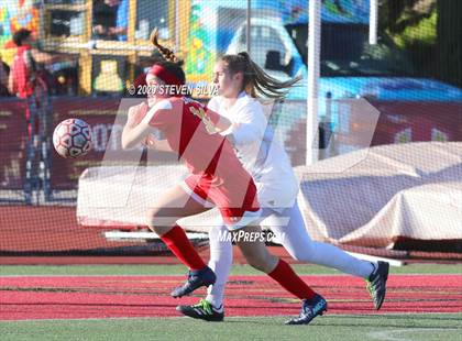 Thumbnail 3 in Cathedral Catholic vs. Edison (CIF SoCal Regional D1 Quarterfinal) photogallery.