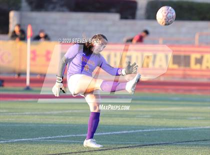 Thumbnail 2 in Cathedral Catholic vs. Edison (CIF SoCal Regional D1 Quarterfinal) photogallery.